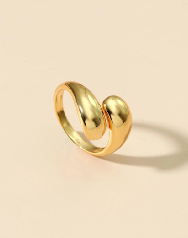 Bague Manchette Minimaliste Dorée – Image 3