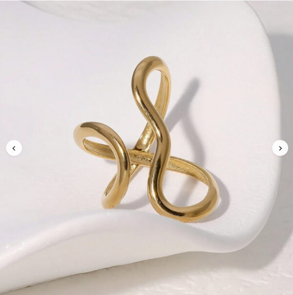 Bague en Acier Inoxydable Doré – Design Exagéré et Personnalisé – Image 2