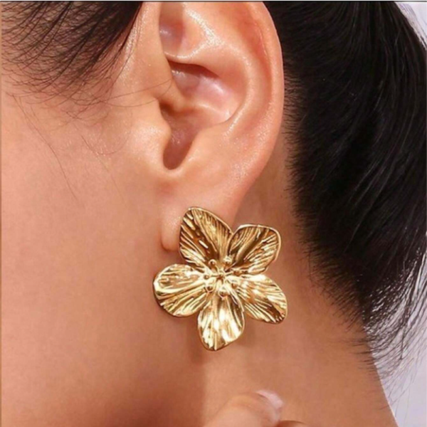 Boucles d'Oreilles Dorées en Acier Inoxydable – Motif Fleur et Trèfle à Cinq Feuilles
