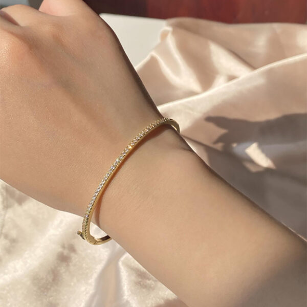 Bracelet Femme en Acier Inoxydable Plaqué Or 18K – Fleur Porte-Bonheur