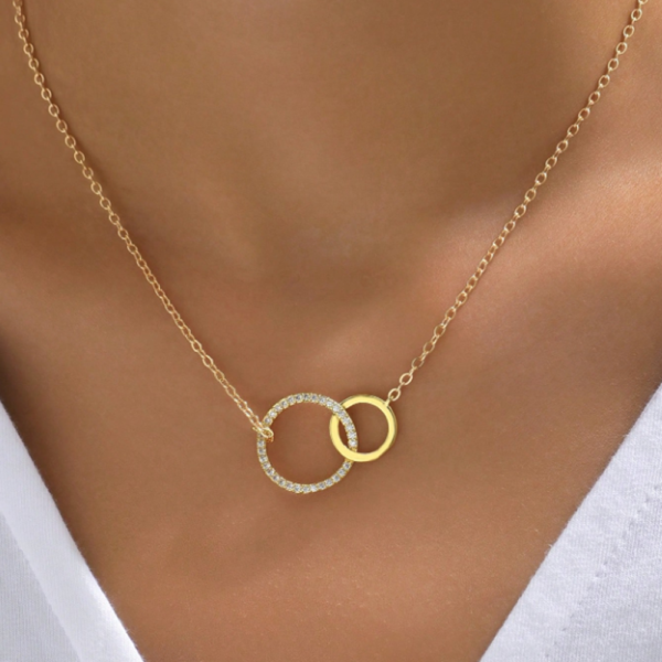 Collier Pendentif Cercle en Zircone Cubique – Élégance Intemporelle